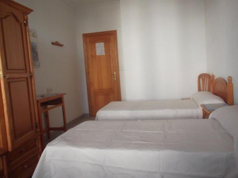 Casa De Huespedes El Almendro Hotel Ibiza Ruang foto